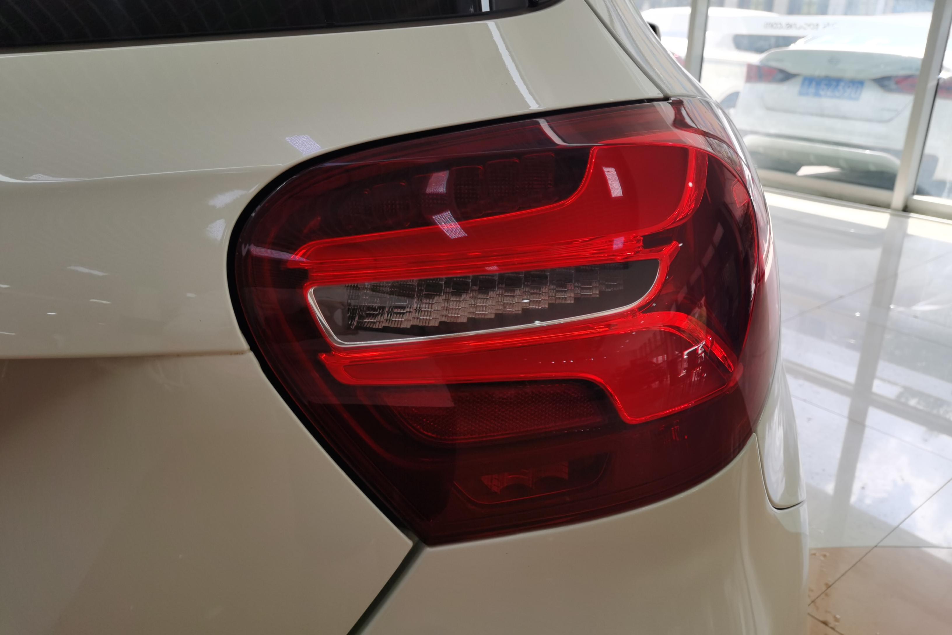奔驰A级 A200 [进口] 2018款 1.6T 自动 汽油 动感型 (欧Ⅳ) 