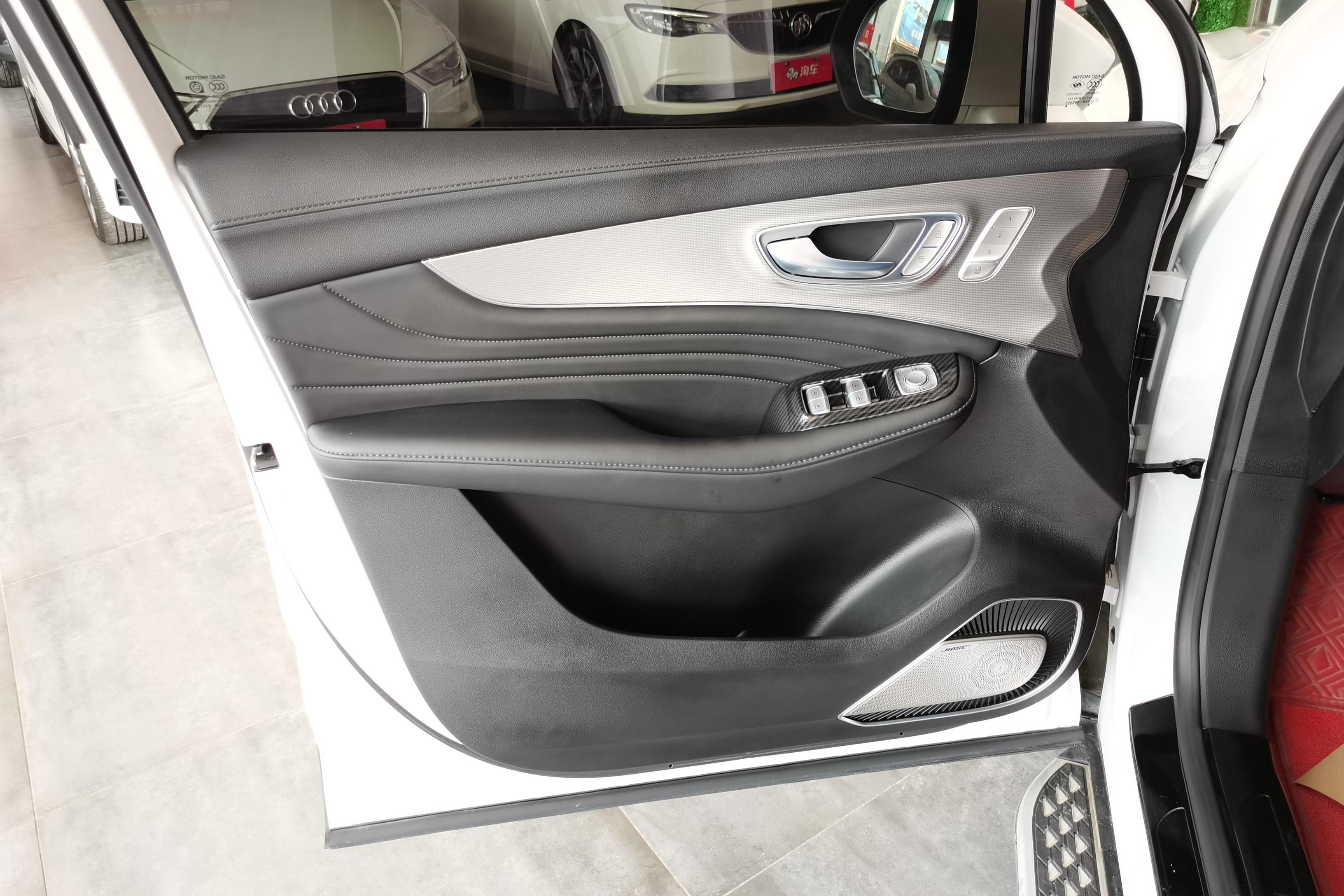 荣威RX5 MAX 2019款 1.5T 自动 智能座舱豪华版 (国Ⅵ) 